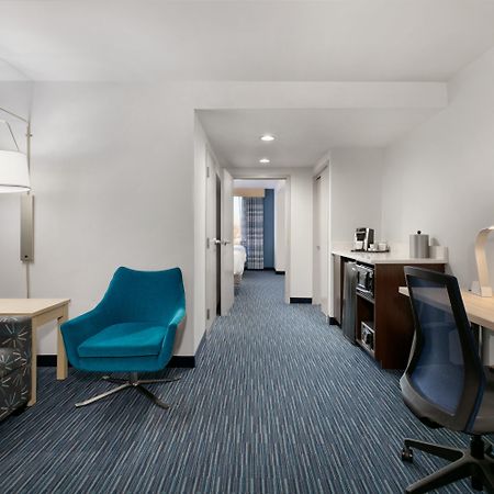 Holiday Inn Express Hotel & Suites Norfolk Airport By Ihg Bagian luar foto