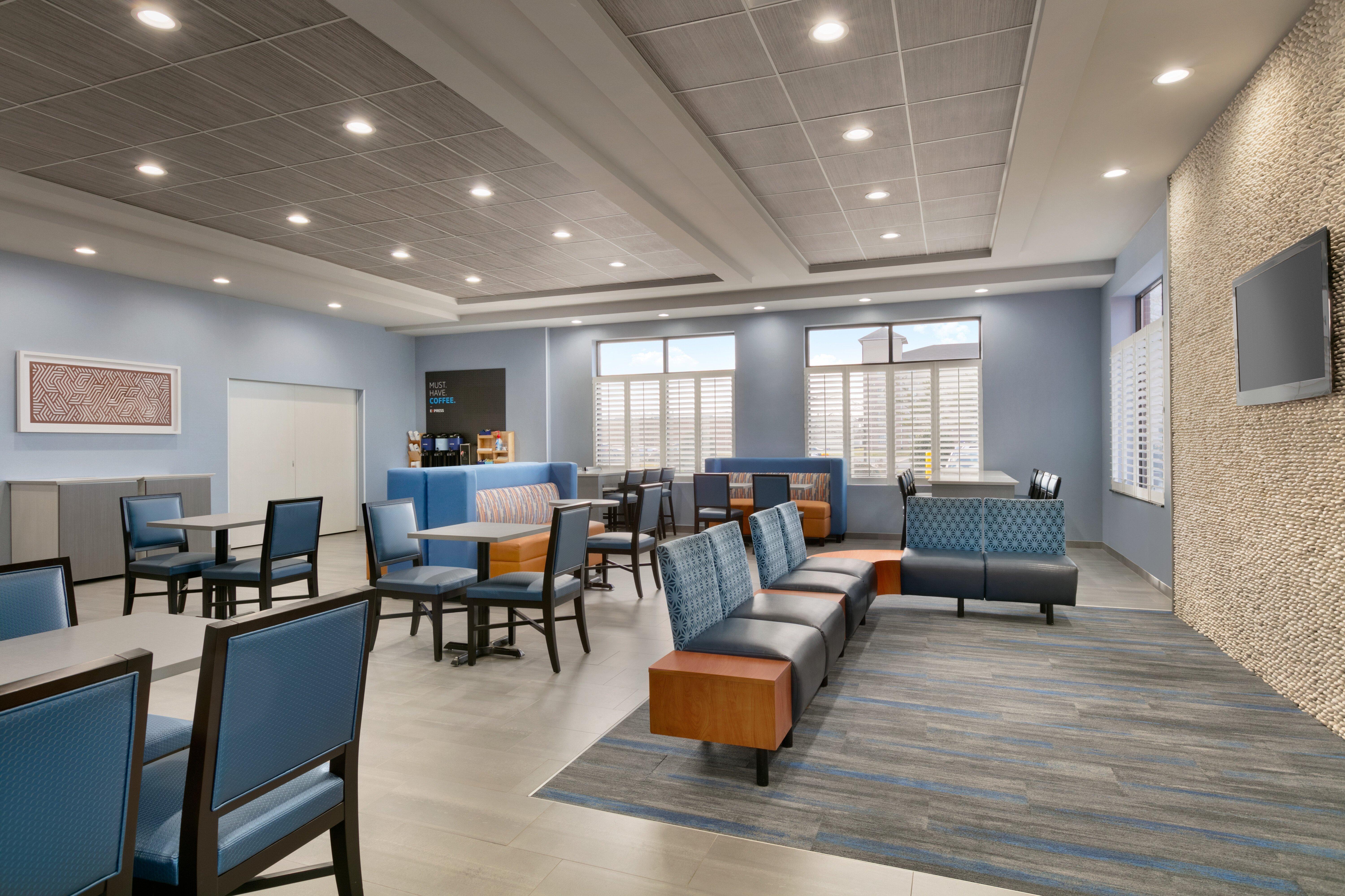 Holiday Inn Express Hotel & Suites Norfolk Airport By Ihg Bagian luar foto