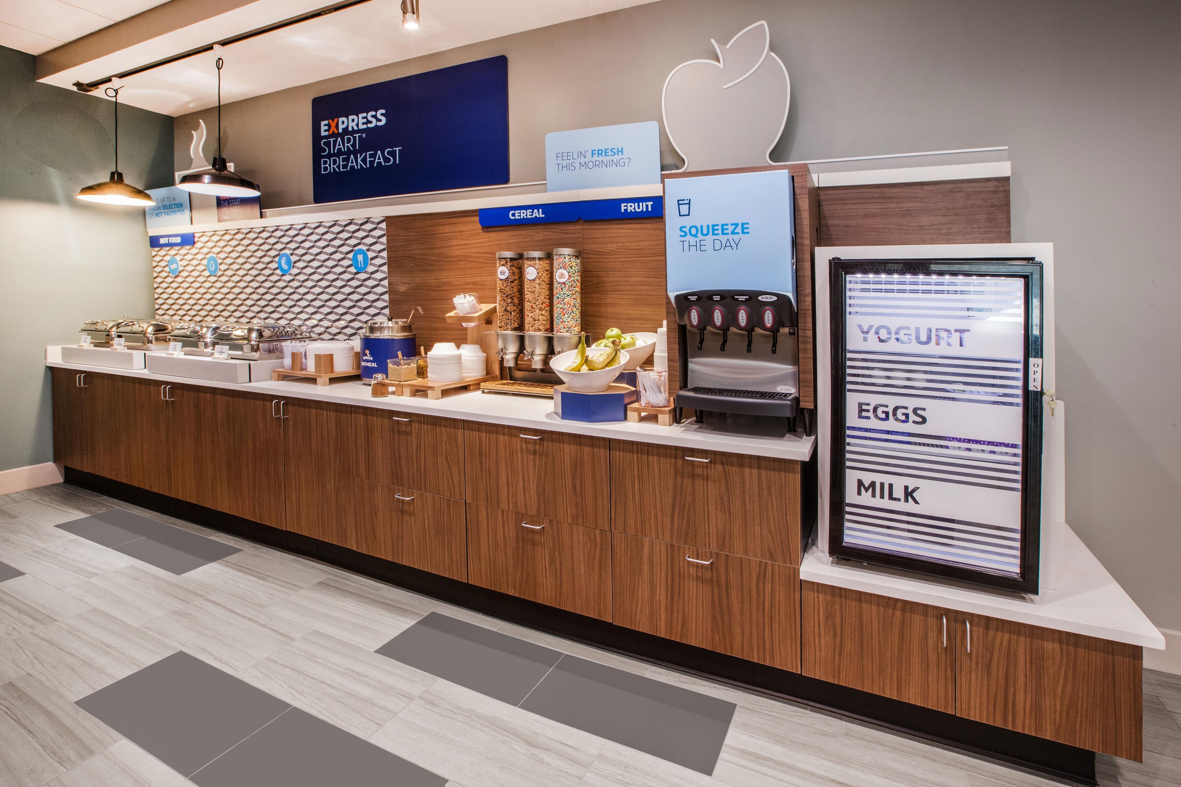 Holiday Inn Express Hotel & Suites Norfolk Airport By Ihg Bagian luar foto