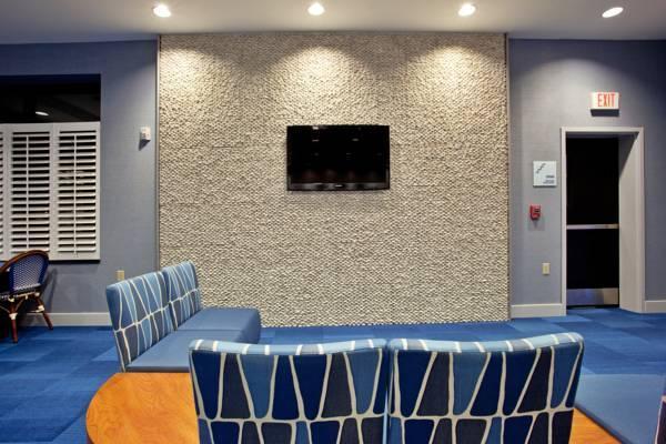 Holiday Inn Express Hotel & Suites Norfolk Airport By Ihg Bagian luar foto