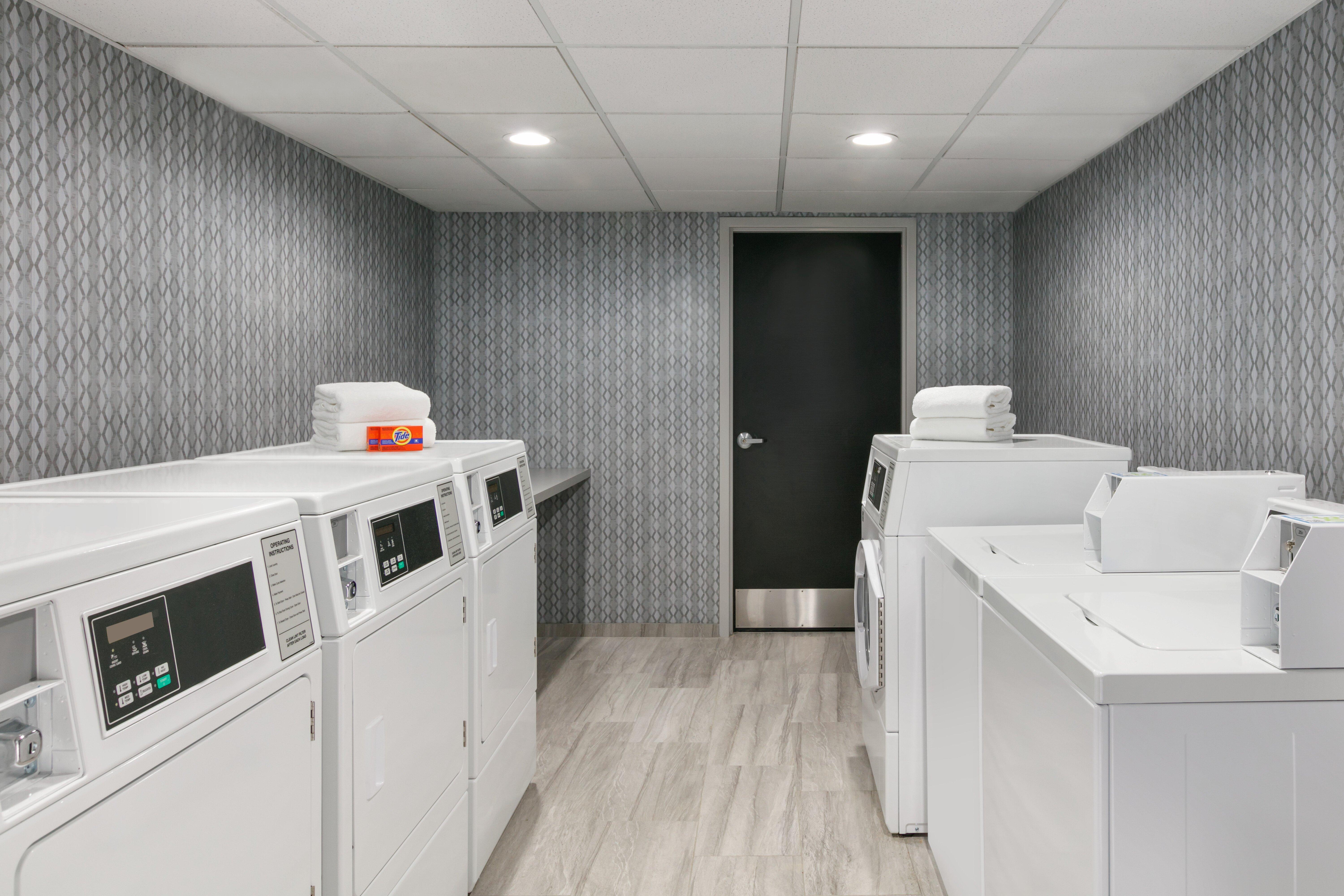 Holiday Inn Express Hotel & Suites Norfolk Airport By Ihg Bagian luar foto
