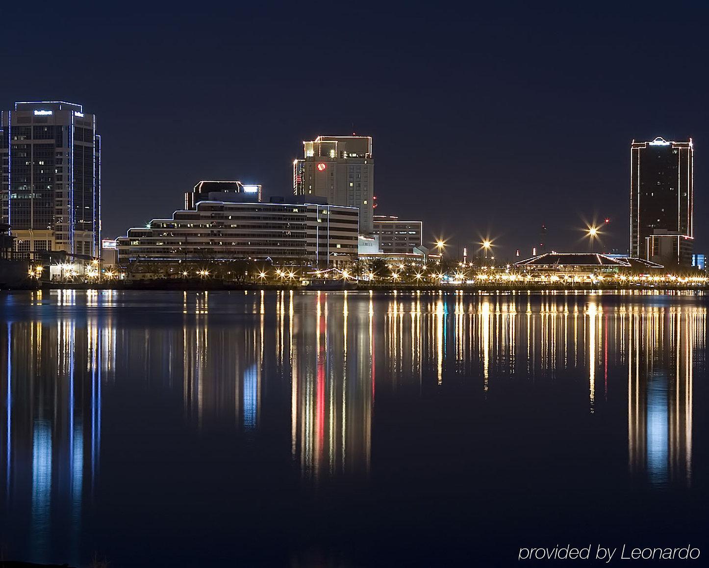 Holiday Inn Express Hotel & Suites Norfolk Airport By Ihg Bagian luar foto